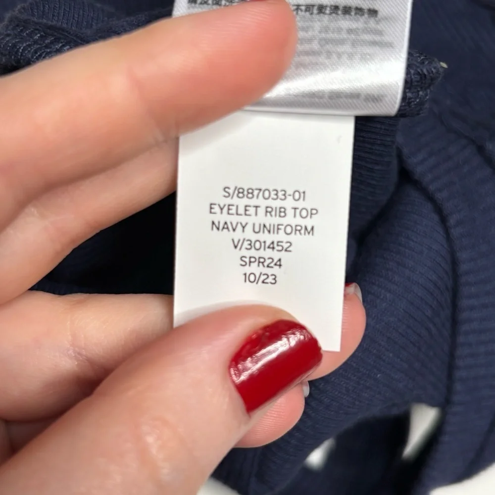 NWT GAP Bundle Navy and Off White Eyelet Rib Top 18-24 Months